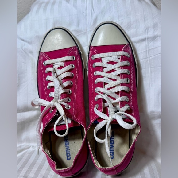 SOLD Converse Chuck Taylor All Star Low-top Sneaker Red Canvas M12/W14 - Picture 3 of 3